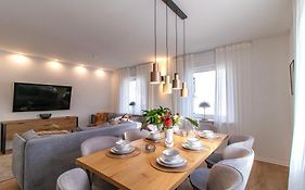 Stilvolles City-Apartment I Netflix I Wlan L Stellplatz I Zentral